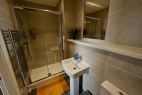 2 Bedroom Central Apartment