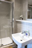 2 Bedroom Central Apartment