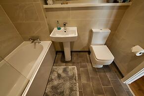 2 Bedroom Central Apartment