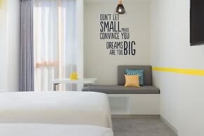 YELLO Hotel Kuta Beachwalk Bali
