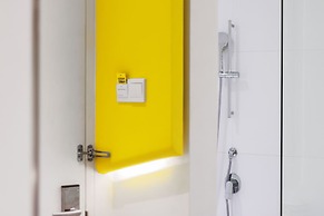 YELLO Hotel Kuta Beachwalk Bali
