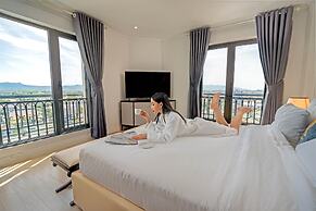 Rex Quang Binh Hotel