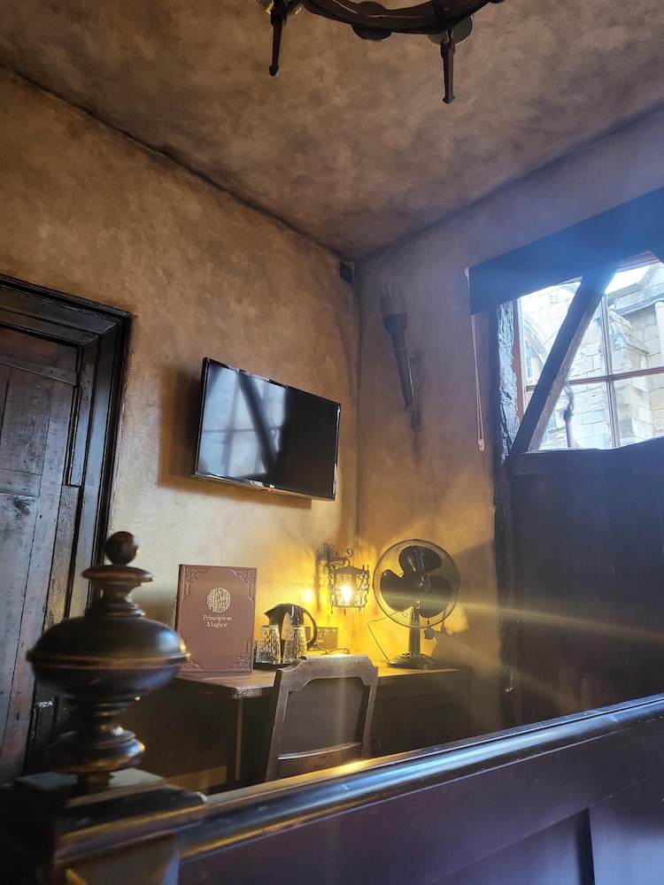Hocus Pocus Tiny Hotel
