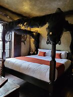 Hocus Pocus Tiny Hotel