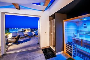 Penthouse Luxury Suite