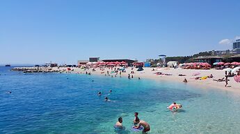 Comfortable Classy Apartment Close to Znjan Beach