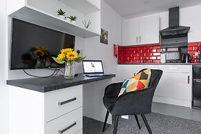 Leicester's Lyter Living