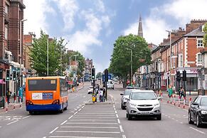 Leicester's Lyter Living