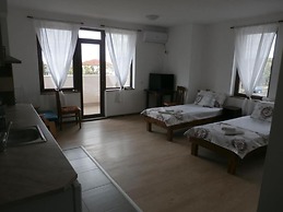 Remarkable 2-bed Apartment in Aleksandrovo