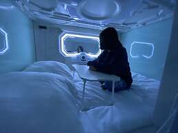 Space Night - Hostel