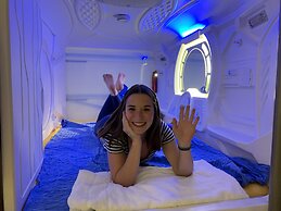 Space Night - Hostel