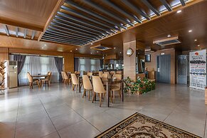 Seven City Hotel