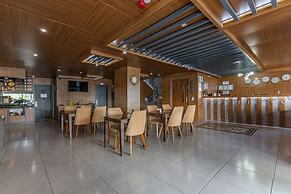 Seven City Hotel
