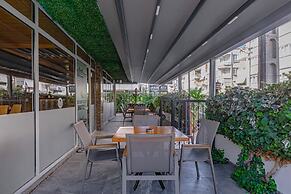 Seven City Hotel