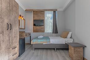 Seven City Hotel