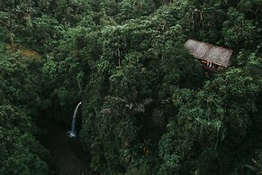 Buahan, A Banyan Tree Escape