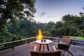 Buahan, A Banyan Tree Escape