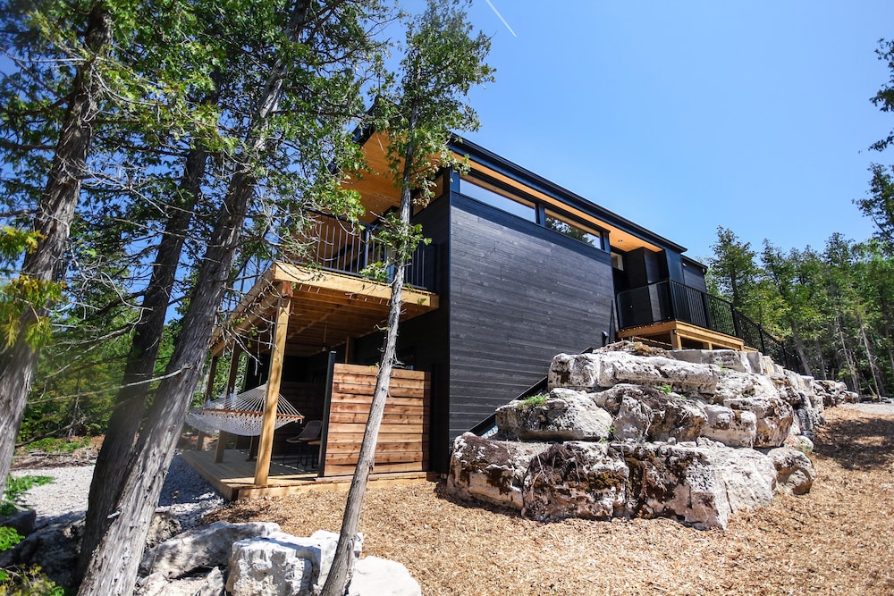 Stone Cove Waterfront Adults Only B&B