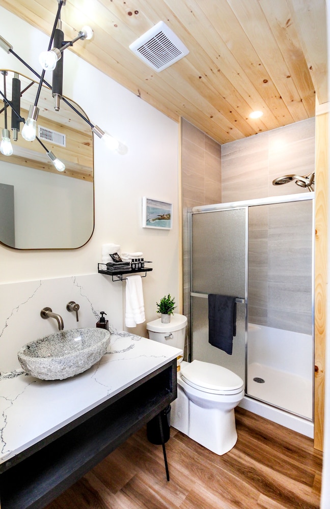 Stone Cove Waterfront Adults Only B&B
