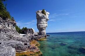Stone Cove Waterfront Adults Only B&B