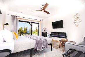 Stone Cove Waterfront Adults Only B&B