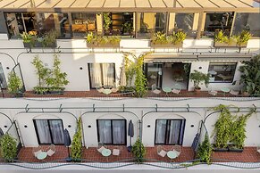 L'Avventura Athens
