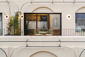 L'Avventura Athens