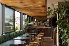 L'Avventura Athens