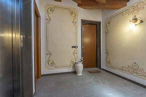 New Deal - APT with Terrace & Jacuzzi