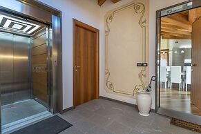 New Deal - APT with Terrace & Jacuzzi