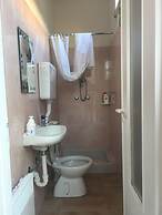 Studio - Sleeps 2 - Garden - Parking - Wifi