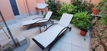 Studio - Sleeps 2 - Garden - Parking - Wifi