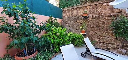 Studio - Sleeps 2 - Garden - Parking - Wifi