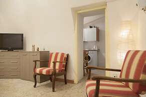1 Bed Flat - Sleeps 2 - Parking