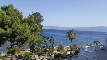 Chronos Beach Hotel