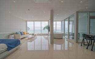 Daytona Pool Villa