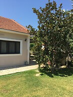 Charming 2-bed House in Kallithea