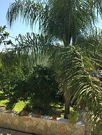 Charming 2-bed House in Kallithea