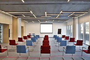 Aloft by Marriott Dubai Airport