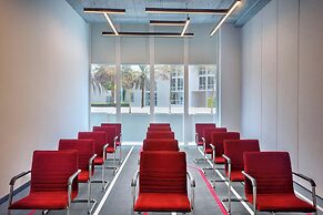 Aloft by Marriott Dubai Airport