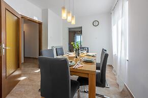 House Vicky