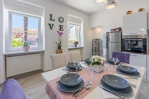 House Tinac