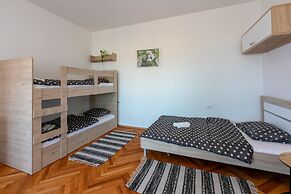 House Tinac