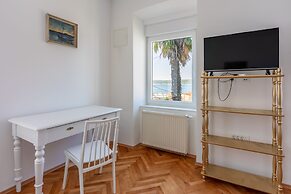 House Tinac