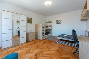House Tinac