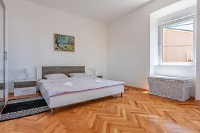 House Tinac