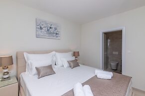 Apartments Dora
