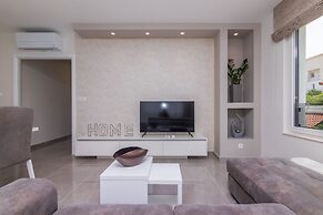 Apartments Dora