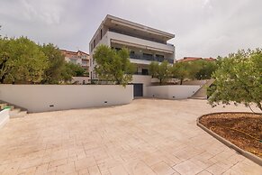 Apartments Dora