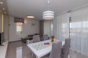 Apartments Dora